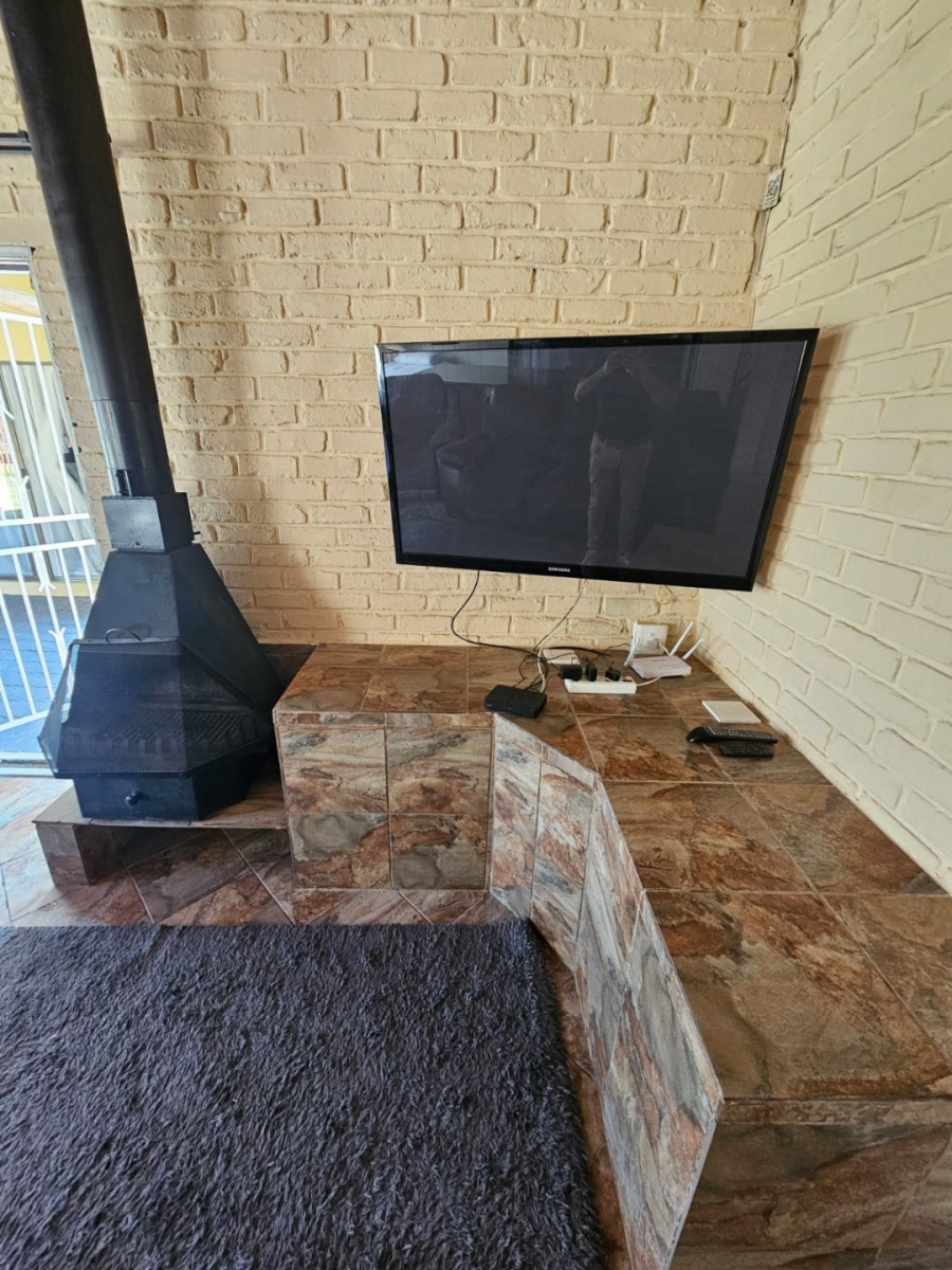 5 Bedroom Property for Sale in Bloemhof North West